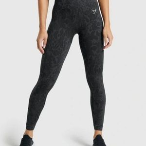 GYMSHARK ADAPT ANIMAL SEAMLESS LEGGINGS BUTTERFLY PATTERN: BLACK - SIZE L